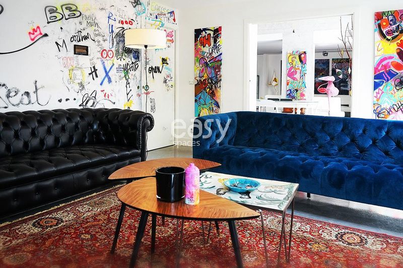 Artistic and creatively styled decoration available for rent in the city of Lyon